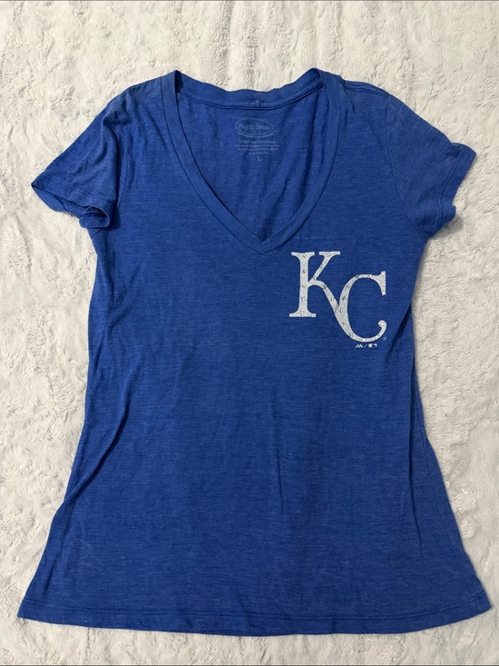 Tops - KC royals bling v-neck t shirt